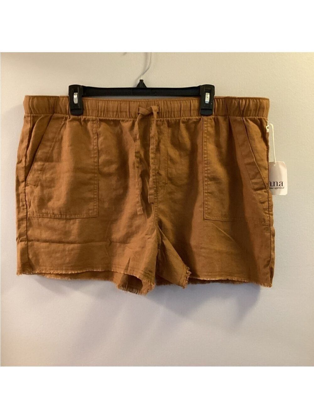 a.n.a. A New Approach brown pull on drawstring waist shorts Woman’s